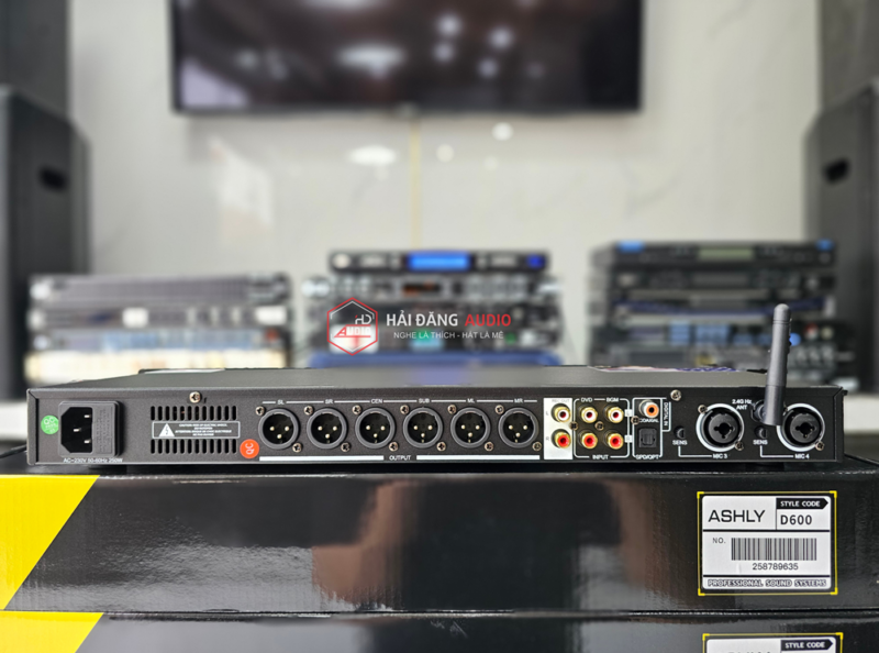 VANG ASHLY D600