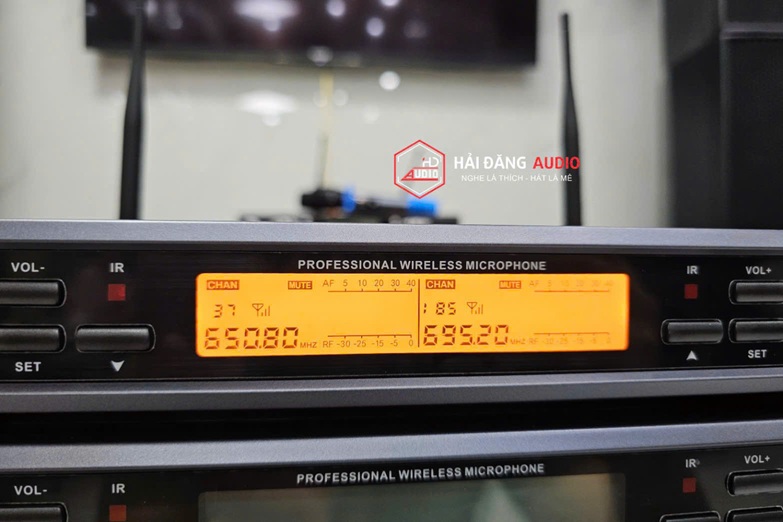 MICRO KHÔNG DÂY JB PROSOUND JA-9 (NEW) MICRO KHÔNG DÂY JB PROSOUND JA-9 (NEW)